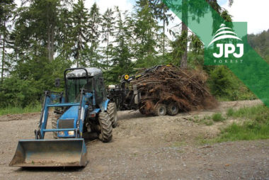 Malotraktor BCS a vyvážečka Vahva Jussi 1500_400 pro obecní lesy