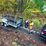 Silniční speciál - přívěs Vezeko, hydraulická ruka Vahva Jussi a drapák na kulatinu JPJ Forest