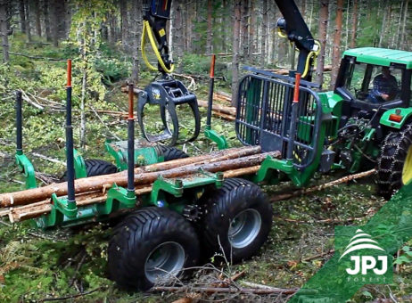 Vyvážečka dřeva FARMA T14 4WD